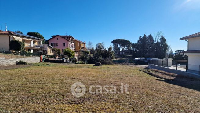 Terreno edificabile in residenziale in Via Monviso