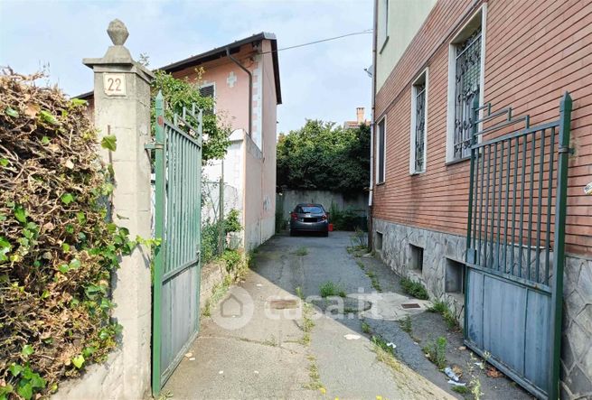 Garage/posto auto in residenziale in Strada Piossasco 22