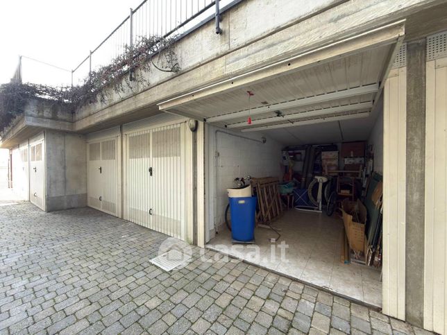 Box/posto auto in residenziale in Via Monsignor Carlo Testa 2