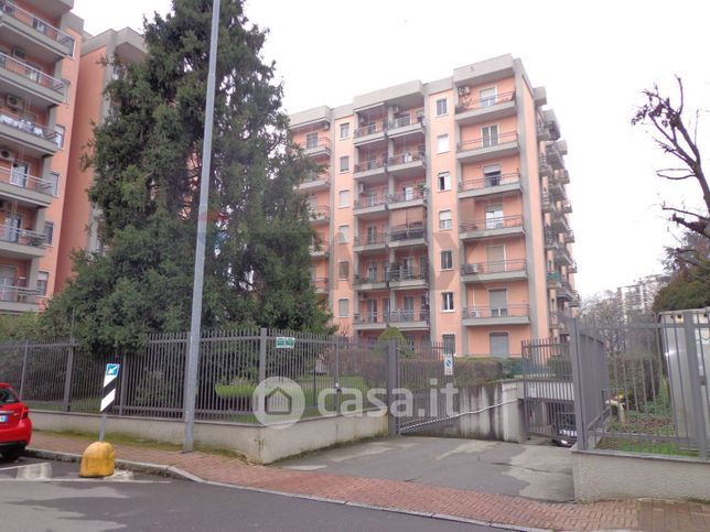Box/posto auto in residenziale in Viale Milano 18