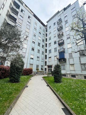 Appartamento in residenziale in Via Francesco Cavezzali 16