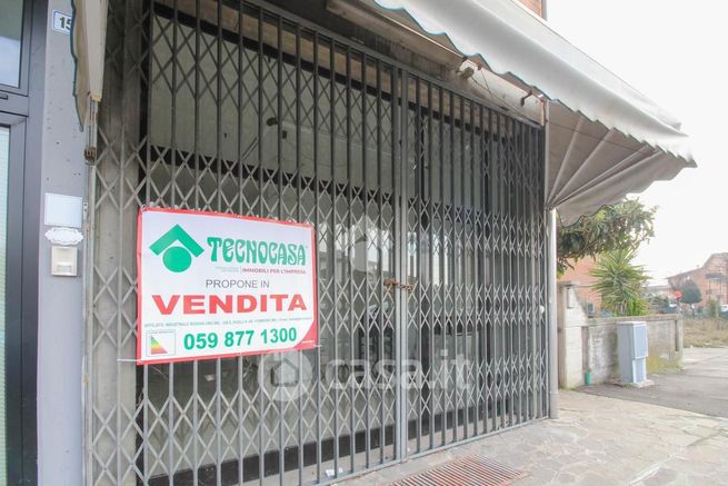 Ufficio in commerciale in Via Achille Grandi
