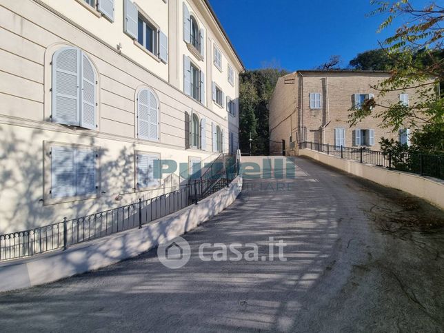 Box/posto auto in residenziale in Via Ognisanti 13