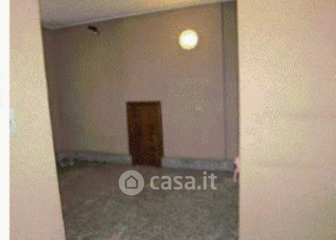 Box/posto auto in residenziale in Via Francesco Guarnerio 9