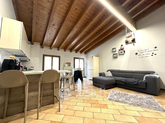 Appartamento in residenziale in Via Carioni 10