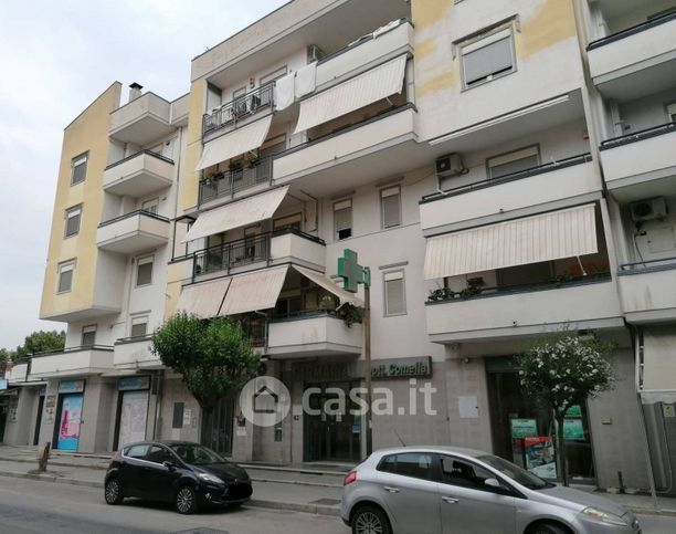 Box/posto auto in residenziale in Via Napoli 121