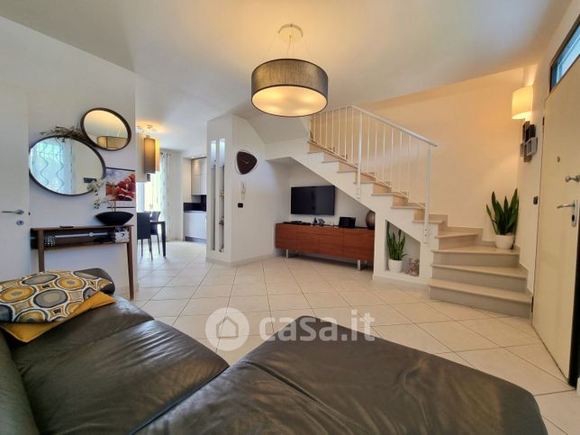 Villetta a schiera in residenziale in Via Dell'Uva d'oro 51