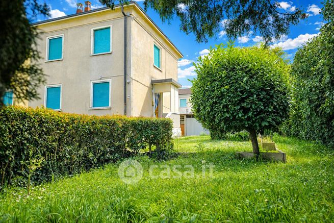 Casa indipendente in residenziale in Villaggio Polymer