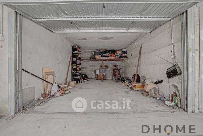 Box/posto auto in residenziale in Via Dante Alighieri