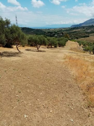 Terreno edificabile in residenziale in QUATTRO FINAITE