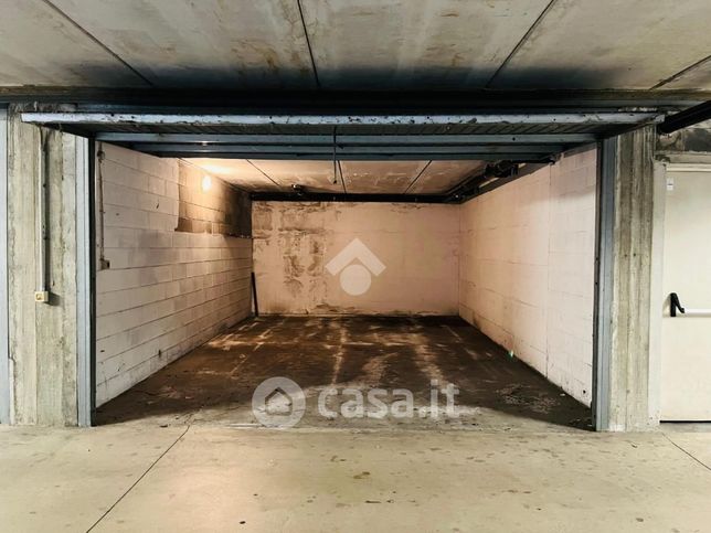 Box/posto auto in residenziale in Via A. Diaz 4