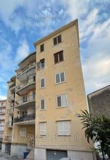 Appartamento in residenziale in Viale Privato Madonna 9