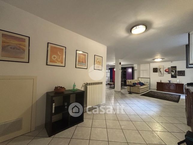Appartamento in residenziale in Via Banfi 8