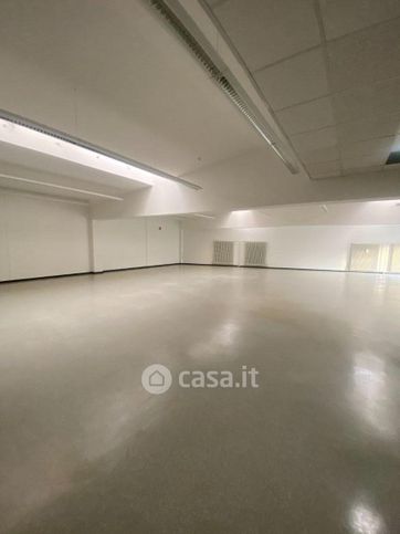 Ufficio in commerciale in Via Luigi Galvani