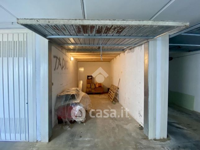 Box/posto auto in residenziale in Via Valle 88