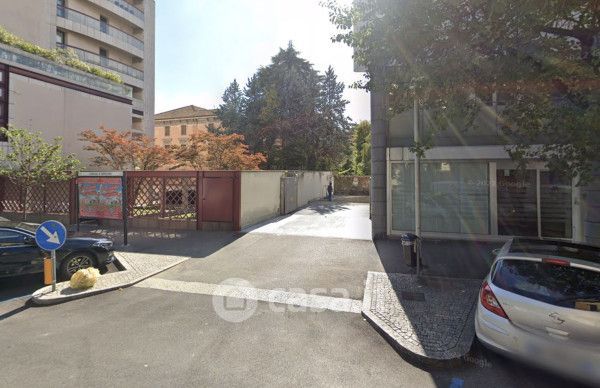 Box/posto auto in residenziale in Via Giorgio e Guido Paglia 15