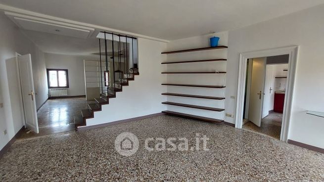 Appartamento in residenziale in Accademia A 5