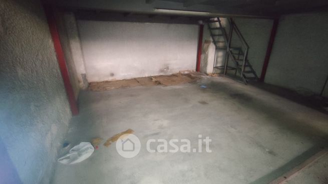 Garage/posto auto in residenziale in Via Ernesto Paci 18