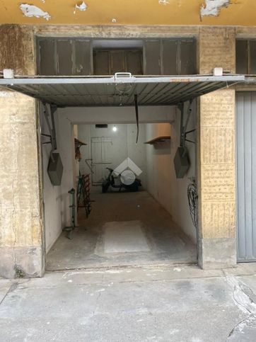 Garage/posto auto in residenziale in Via Rodolfo Renier 35