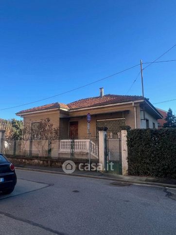 Villa in residenziale in Via Fratelli Longo