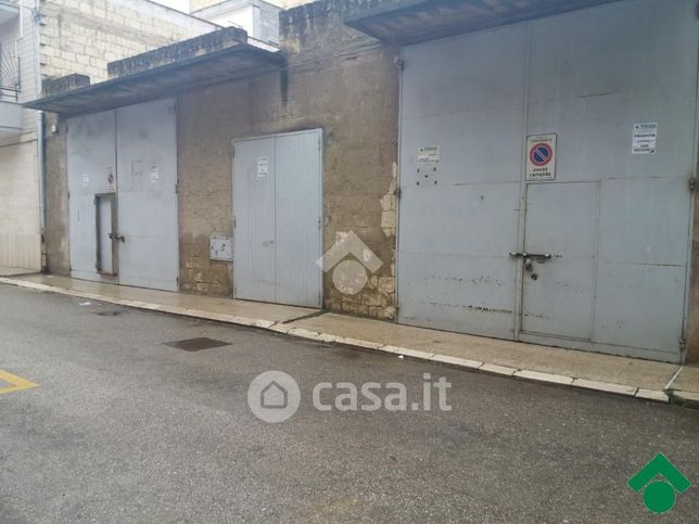 Garage/posto auto in residenziale in Via Scarafone