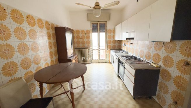 Appartamento in residenziale in Via Gravellona 155