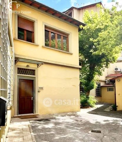 Ufficio in commerciale in Via Maragliano 10