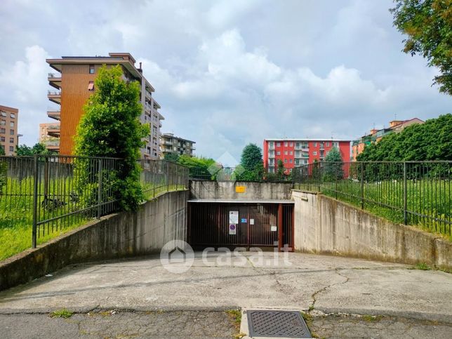 Box/posto auto in residenziale in Via della Repubblica