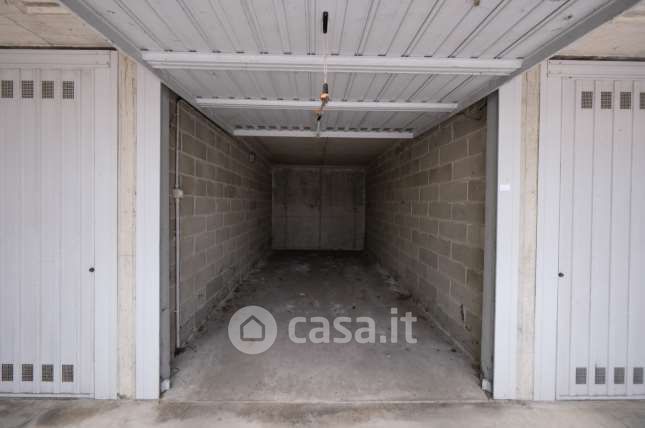 Box/posto auto in residenziale in Via Martiri di Cefalonia
