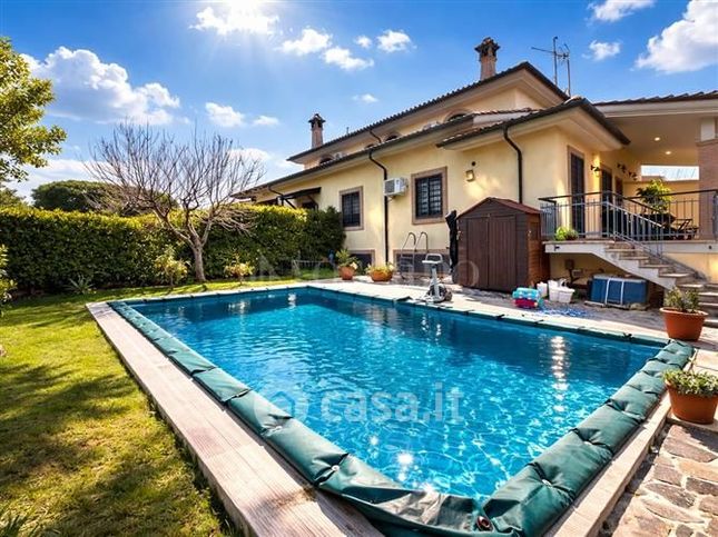 Villa in residenziale in Via Elini