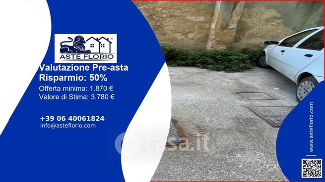 Box/posto auto in residenziale in Via Cosenza 131