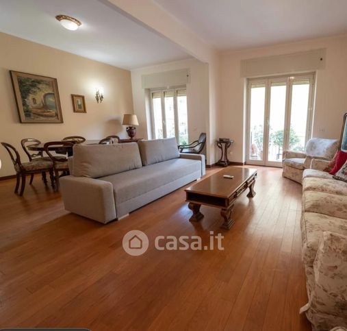 Appartamento in residenziale in Via Rodolfo Falvo 8