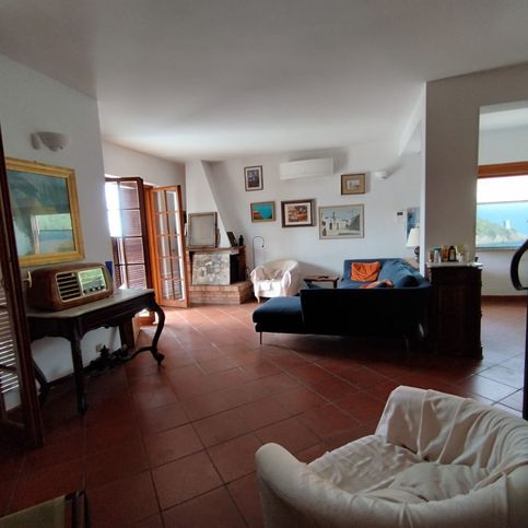 Villetta a schiera in residenziale in Via Funno 15