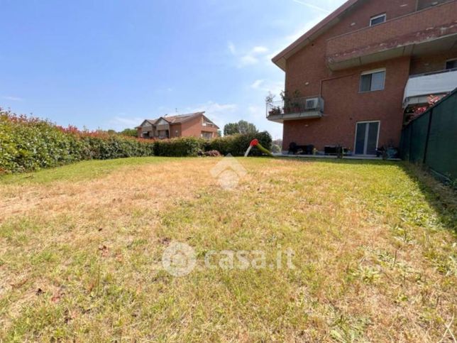 Appartamento in residenziale in Via Osvaldo Compassi 83