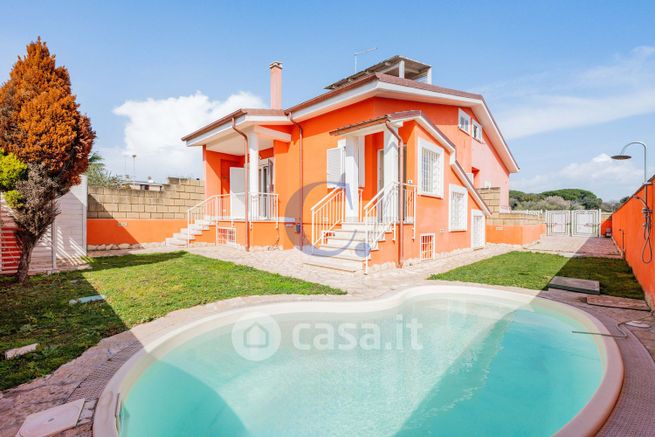Villa in residenziale in Via Dublino 44