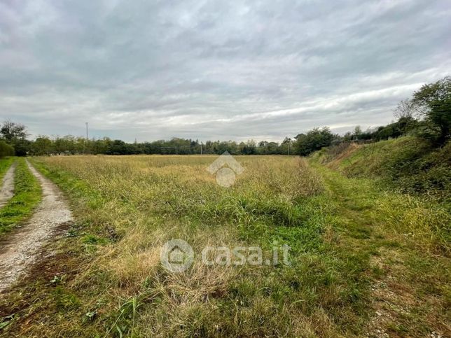 Terreno agricolo in commerciale in Via Martiri di Belfiore 1