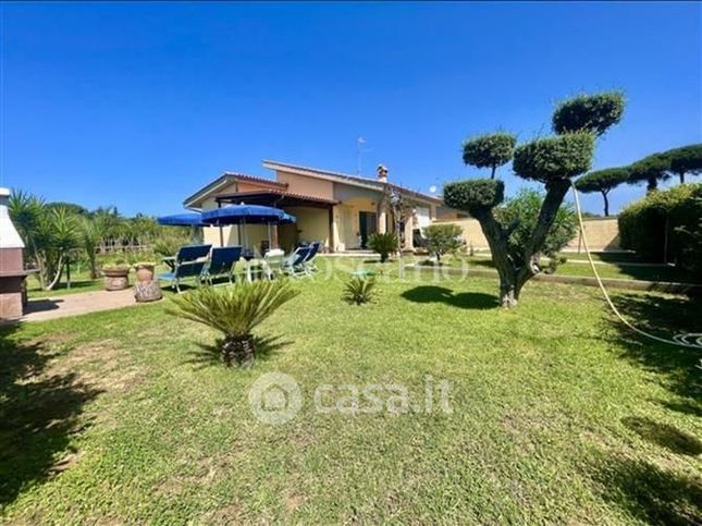 Villa in residenziale in Via Col Vento