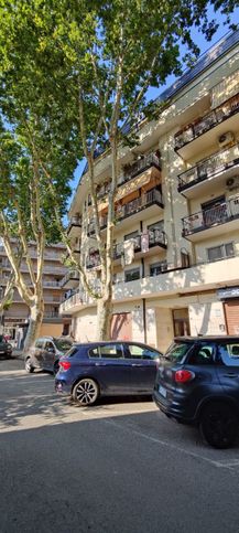 Appartamento in residenziale in Via Enrico Perito