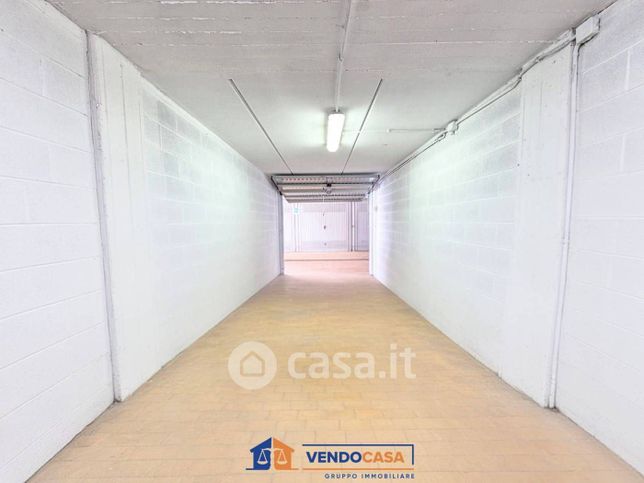 Box/posto auto in residenziale in Via Giuseppe Cesare Abba