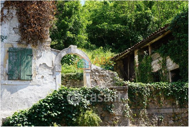 Rustico/casale in residenziale in Via Alcide De Gasperi