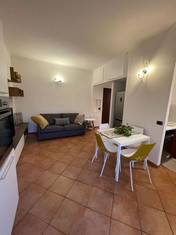 Appartamento in residenziale in Via Alfonso Capecelatro 38