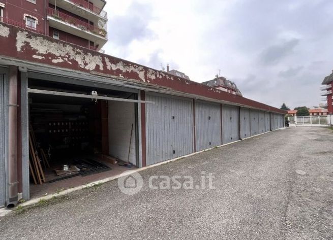 Box/posto auto in residenziale in Via dei Caduti