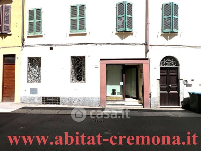 Capannone in commerciale in Via Volturno 1 /B