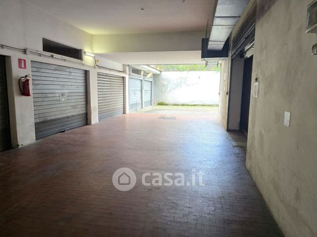 Box/posto auto in residenziale in Via Lucio Elio Seiano 64