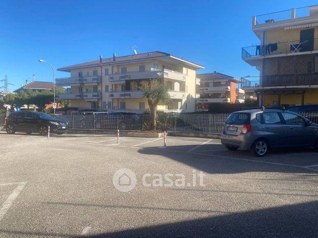 Box/posto auto in residenziale in Via Anacapri