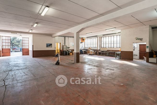 Capannone in commerciale in Via Padana Superiore 317