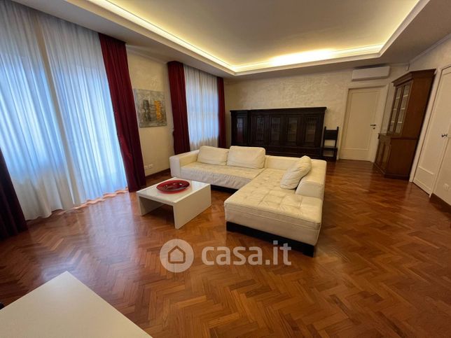 Appartamento in residenziale in Viale Luigi Merello 46