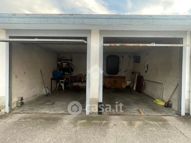 Garage/posto auto in residenziale in Via Madonna del Salvatore 6