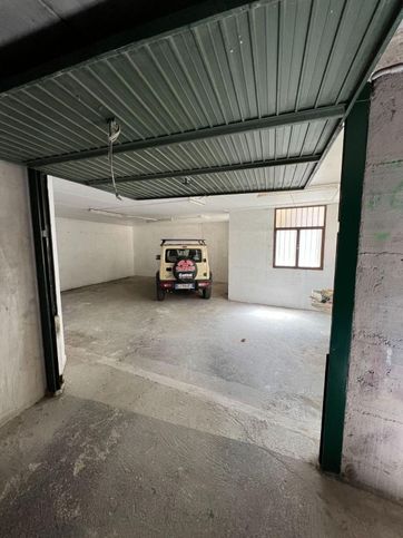 Garage/posto auto in residenziale in Via Santa Maria 5