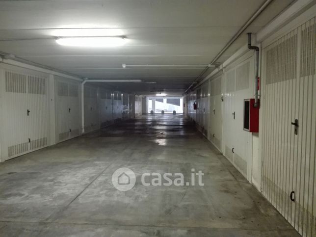 Box/posto auto in residenziale in Piazza della Stazione
